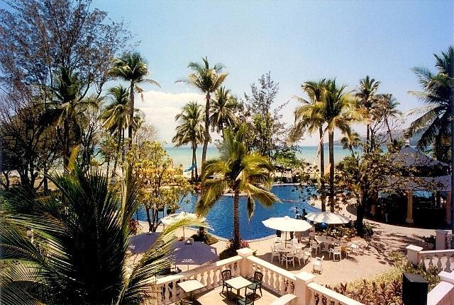 Club Morocco Resort And Country Club Subic Exterior photo