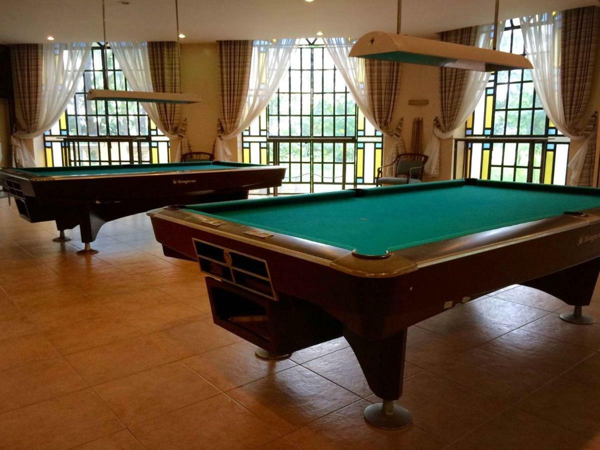 Club Morocco Resort And Country Club Subic Exterior photo